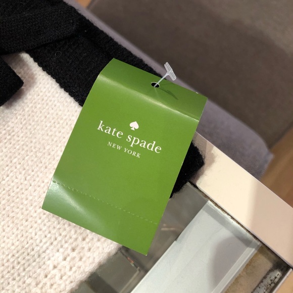 Kate Spade cream scarf black trim! Brand New!!! - Picture 4 of 5